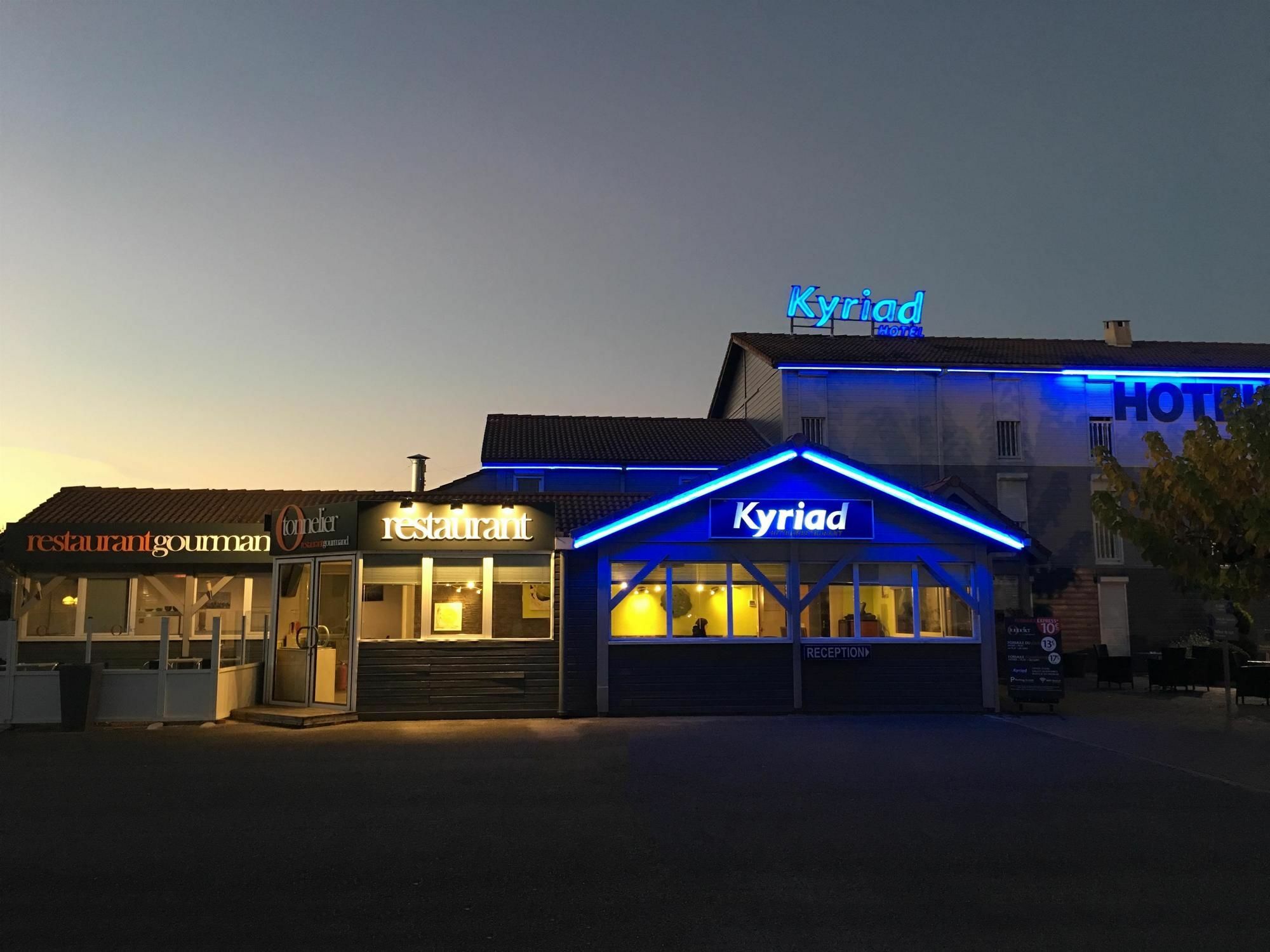 Hotel Kyriad מונטובן מראה חיצוני תמונה