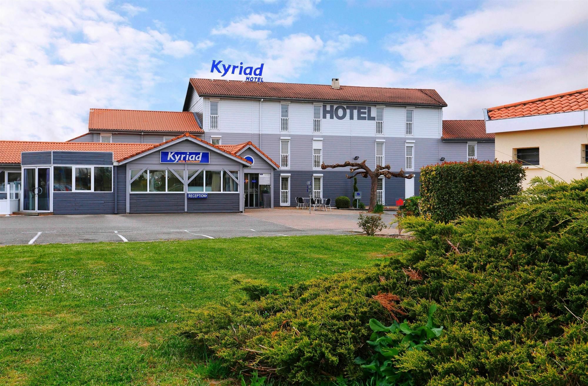 Hotel Kyriad מונטובן מראה חיצוני תמונה